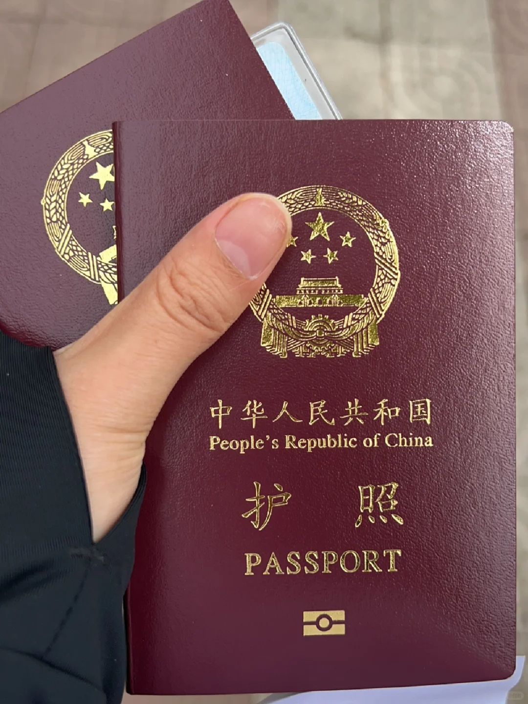中国护照1.jpg